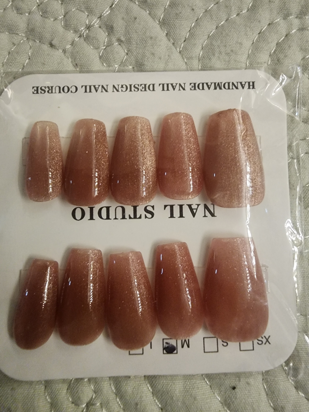 Press-On Nails in Sparkling Nude Pink